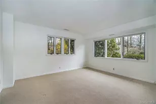 7 Susan Ct, White Plains, NY 10605 - Photo 9