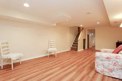 7 Susan Court, White Plains, NY 10605 - Photo 17