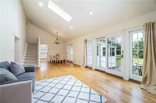 7 Susan Ct, White Plains, NY 10605 - Photo 3
