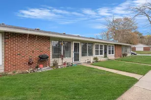 265 Newcastle Ct, Ridge, NY 11961 - Photo 3