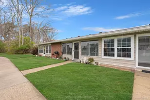 265 Newcastle Ct, Ridge, NY 11961 - Photo 3