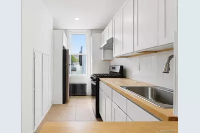 6508 Cooper Avenue, Glendale, NY 11385 - Photo 7