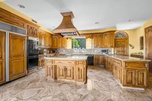 1-18 Malba Dr, Whitestone, NY 11357 - Photo 9