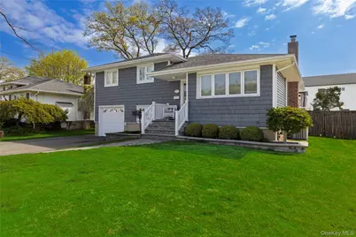 17 6th Avenue, Massapequa Park, NY 11762 - Photo 3