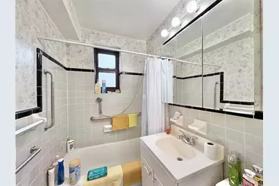 141-10 25 Road #2F, Flushing, NY 11354 - Photo 11