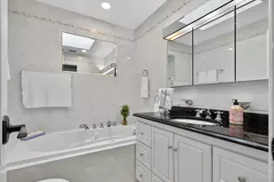 795 Herman Ave, Franklin Square, NY 11010 - Photo 19