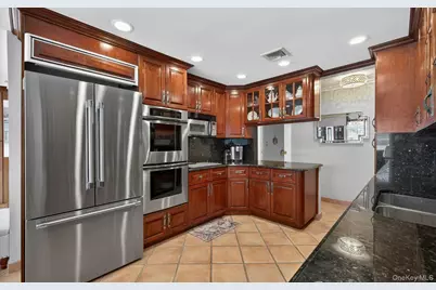 795 Herman Avenue, Franklin Square, NY 11010 - Photo 7