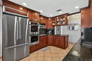 795 Herman Ave, Franklin Square, NY 11010 - Photo 7