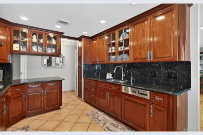 795 Herman Avenue, Franklin Square, NY 11010 - Photo 9