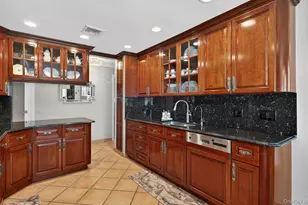 795 Herman Ave, Franklin Square, NY 11010 - Photo 9
