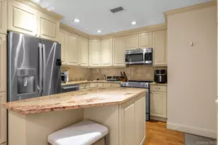 62 Wimbledon Dr, Roslyn, NY 11576 - Photo 5