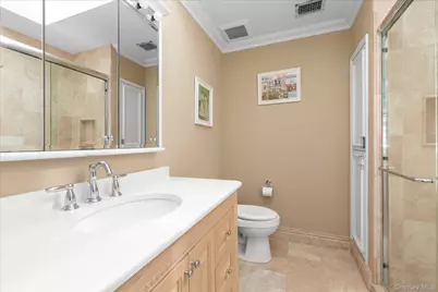 62 Wimbledon Drive, Roslyn, NY 11576 - Photo 21