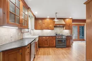 66 Summit Ave, Central Valley, NY 10917 - Photo 15