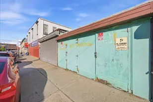 60-42 55th St, Maspeth, NY 11378 - Photo 7