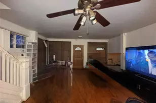 141-41 255th St, Rosedale, NY 11422 - Photo 3