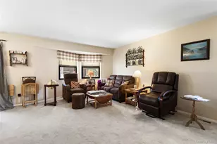 37 Sussex Dr, Yorktown Heights, NY 10598 - Photo 3