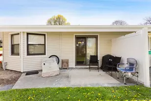 37 Sussex Dr, Yorktown Heights, NY 10598 - Photo 11
