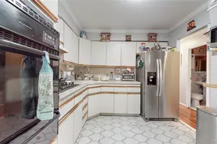 79-20 Kneeland Ave, Elmhurst, NY 11373 - Photo 15
