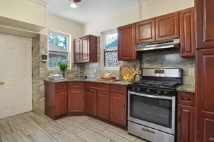 102-12 85th Rd, Richmond Hill, NY 11418 - Photo 9
