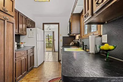 18 Ridge Road, Mount Kisco, NY 10549 - Photo 13