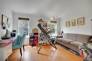 1102 Pondside Dr, White Plains, NY 10607 - Photo 17