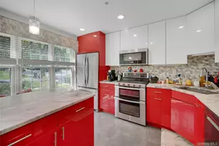 1102 Pondside Dr, White Plains, NY 10607 - Photo 11