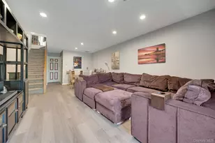 1102 Pondside Dr, White Plains, NY 10607 - Photo 21
