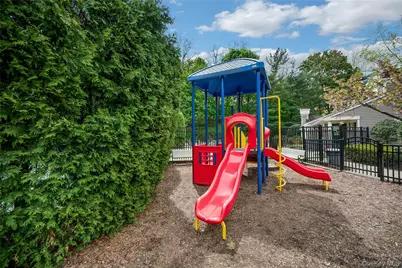 1102 Pondside Drive, White Plains, NY 10607 - Photo 29