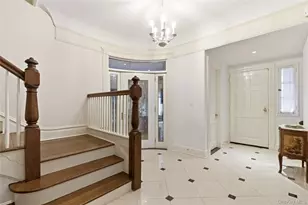 89 Duck Pond Rd, Glen Cove, NY 11542 - Photo 3