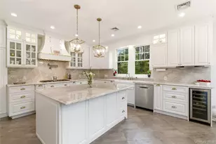 89 Duck Pond Rd, Glen Cove, NY 11542 - Photo 13