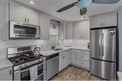 113 Roosevelt Avenue, Islip, NY 11751 - Photo 7