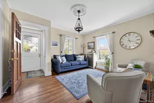 17 Riggs Pl, Locust Valley, NY 11560 - Photo 5