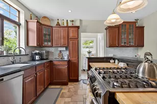 17 Riggs Pl, Locust Valley, NY 11560 - Photo 15