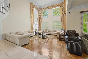 12 Chauncey Pl, Woodbury, NY 11797 - Photo 7