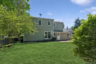 22 Baylis Pl, Syosset, NY 11791 - Photo 7