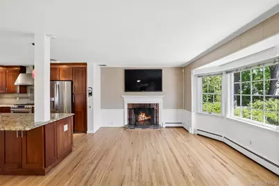 22 Baylis Place, Syosset, NY 11791 - Photo 9