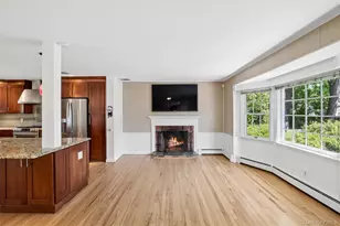 22 Baylis Pl, Syosset, NY 11791 - Photo 9