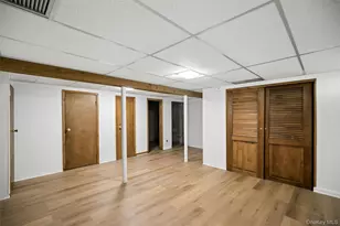 22 Baylis Pl, Syosset, NY 11791 - Photo 33