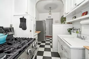 246 Bronxville Rd, Bronxville, NY 10708 - Photo 11