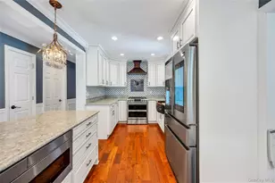 151 Poppy Ave, Franklin Square, NY 11010 - Photo 19