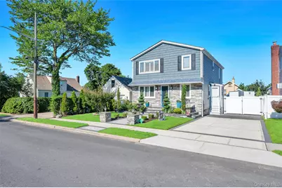 151 Poppy Avenue, Franklin Square, NY 11010 - Photo 5