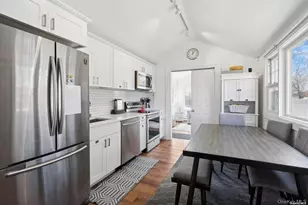 94 E Bay Ave, Hampton Bays, NY 11946 - Photo 5