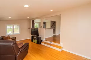 5 Laurie Ln, Newburgh, NY 12550 - Photo 9