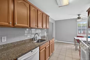 31 Doxbury Ln, Suffern, NY 10901 - Photo 9