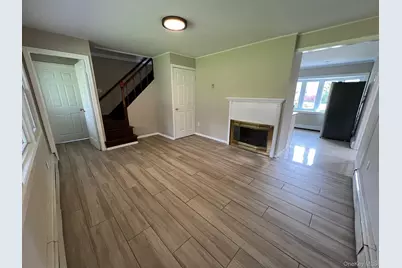 51 Friendly, Hicksville, NY 11801 - Photo 5