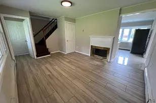 51 Friendly, Hicksville, NY 11801 - Photo 5