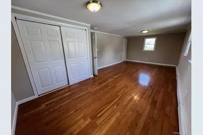 51 Friendly, Hicksville, NY 11801 - Photo 11