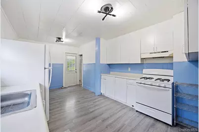 25 Lamport Avenue, Port Jefferson Station, NY 11776 - Photo 11