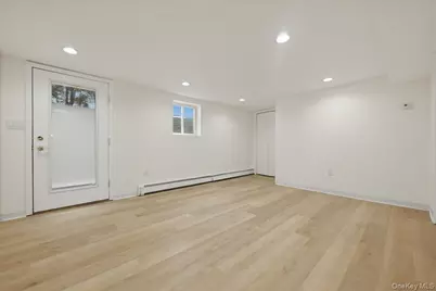 84 N Fordham Road, Hicksville, NY 11801 - Photo 19