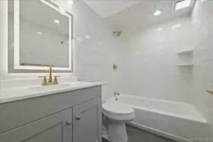 84 N Fordham Rd, Hicksville, NY 11801 - Photo 23